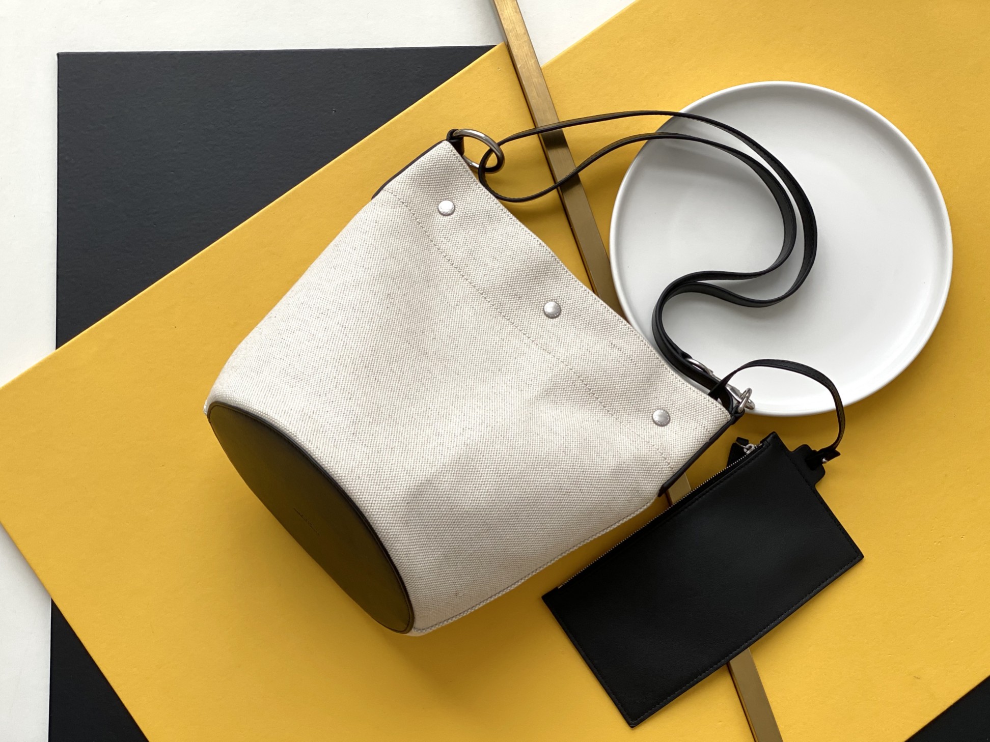 Y51 rive gauche bucket bag linen white 669299 20 x 30 x 28.5 cm