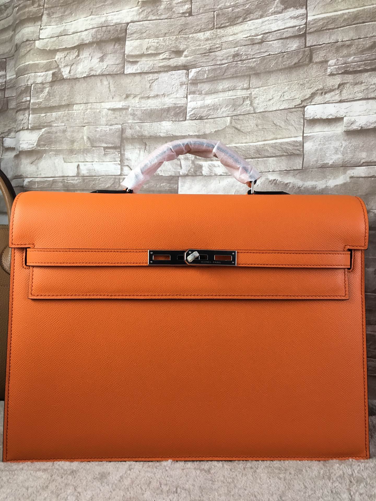 H**me5 kelly depeche briefcase epsom gold hardware orange 38 cm