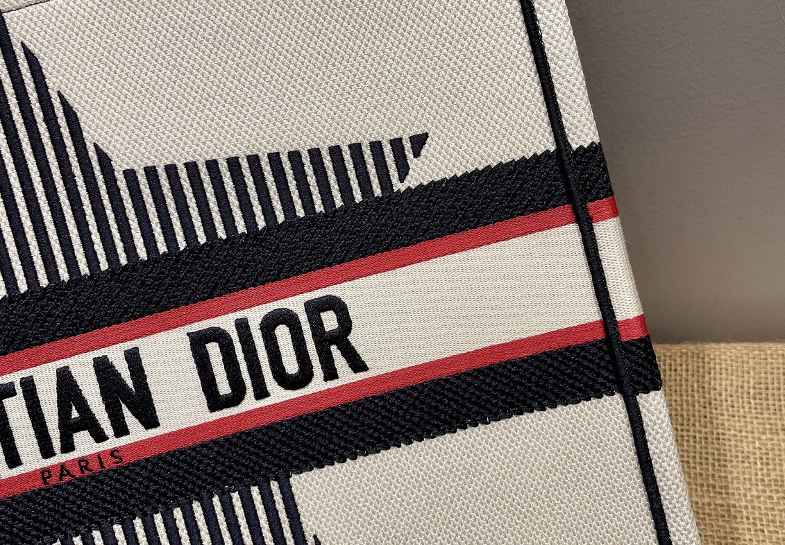 D10r D10ralps book tote white three-tone embroidery m1286 41.5 cm