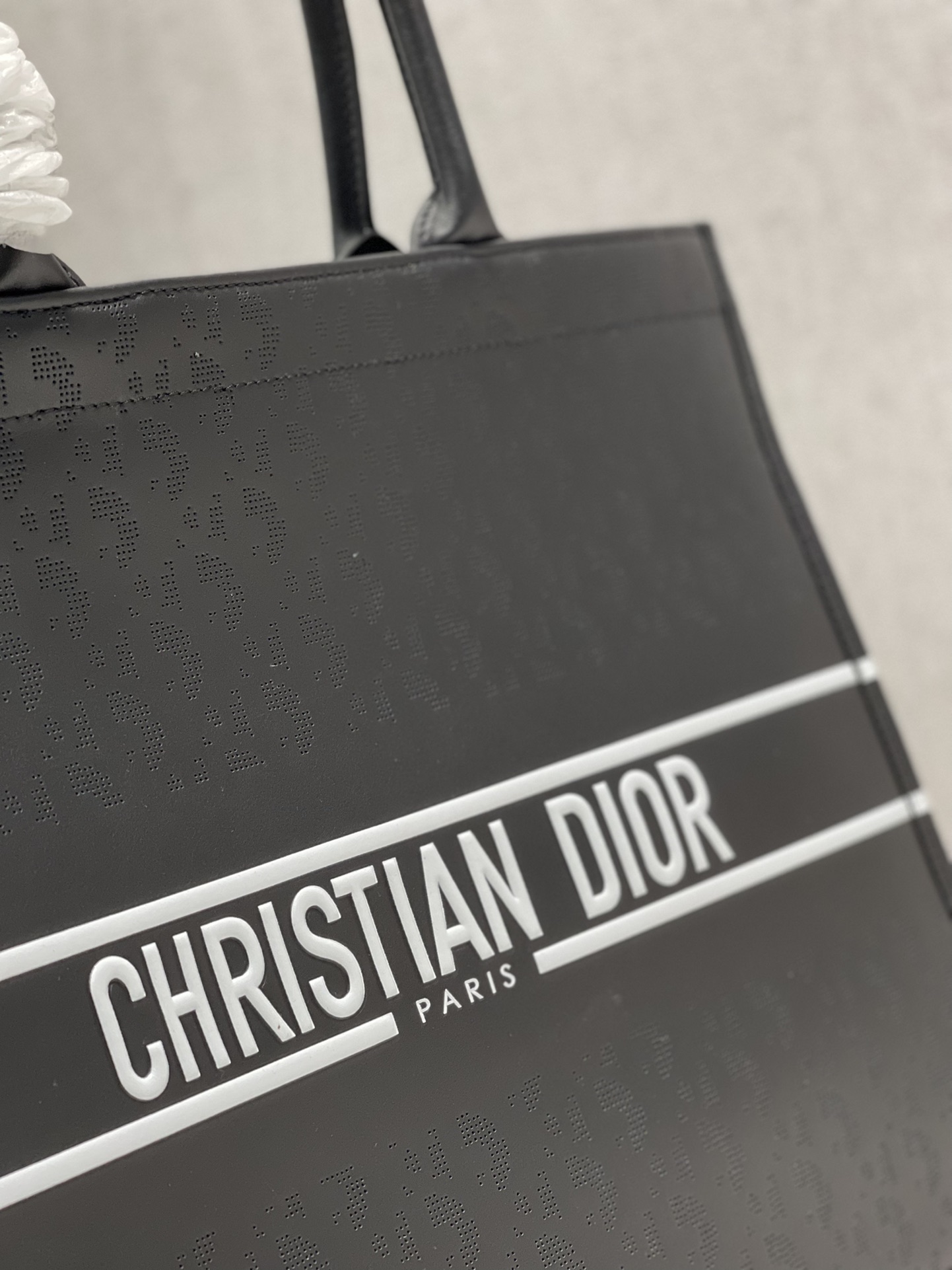 D10r book tote black leather m1286 41 x 32 cm