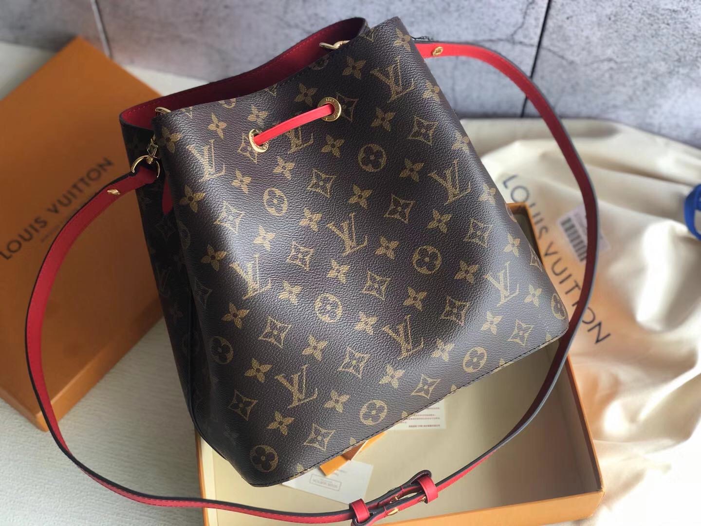 l0vis Vvtt0n nÉonoÉ mm monogram canvas coquelicot red m44021 26cm