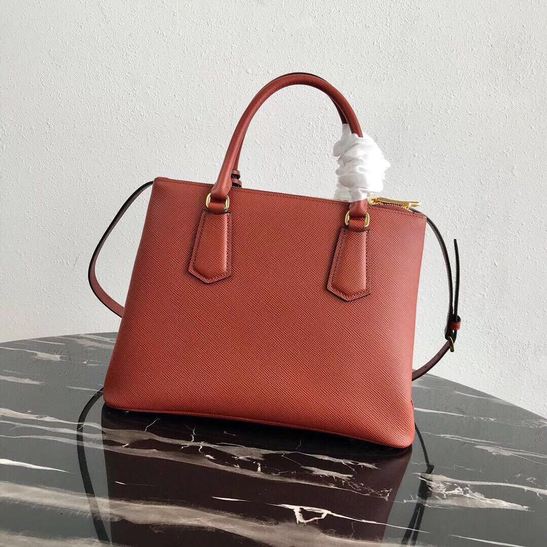 Pra*a medium galleria saffiano carrot 1ba232 31 × 22.5 × 13.5 cm