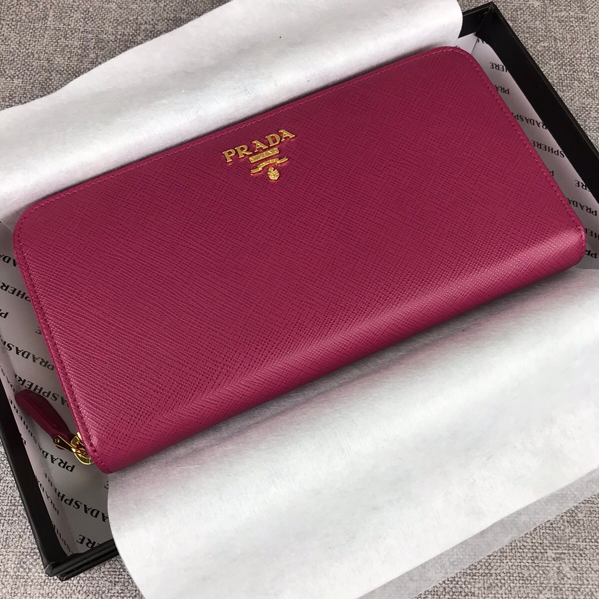 Pra*a large saffiano leather wallet hibicus 1ml506 20 x 10 cm