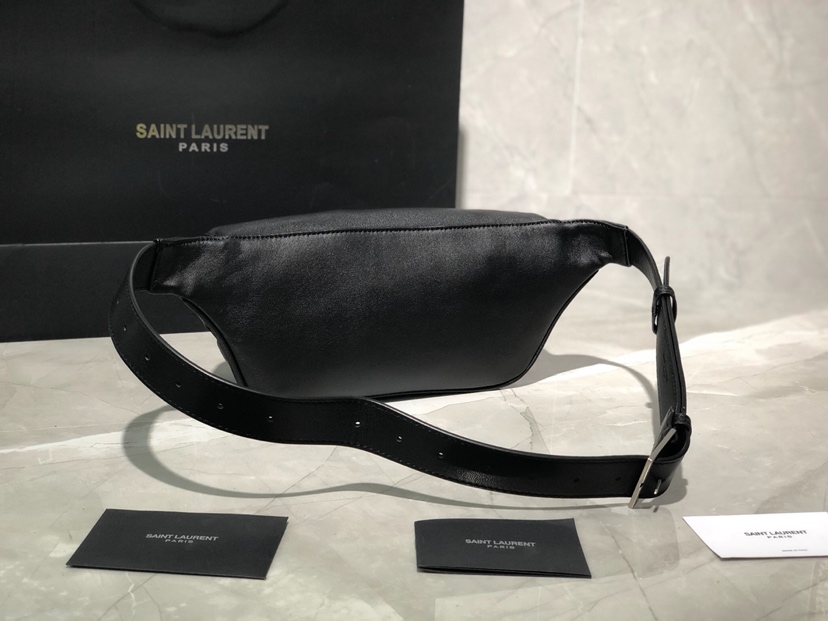 Y51 classic bumbag leather black silver metal 569737 25  cm