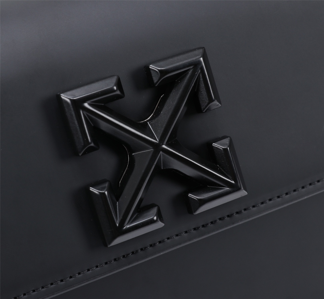 OFF WHITE 1.4 Gummy Jitney Bag Rope Handle Black 16050093 22 × 16 × 7 cm