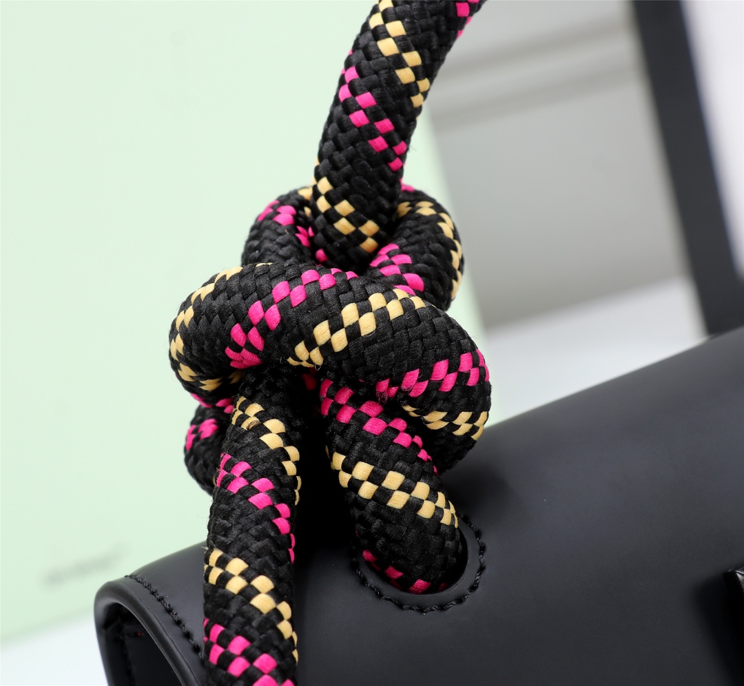 OFF WHITE 1.4 Gummy Jitney Bag Rope Handle Black 16050093 22 × 16 × 7 cm