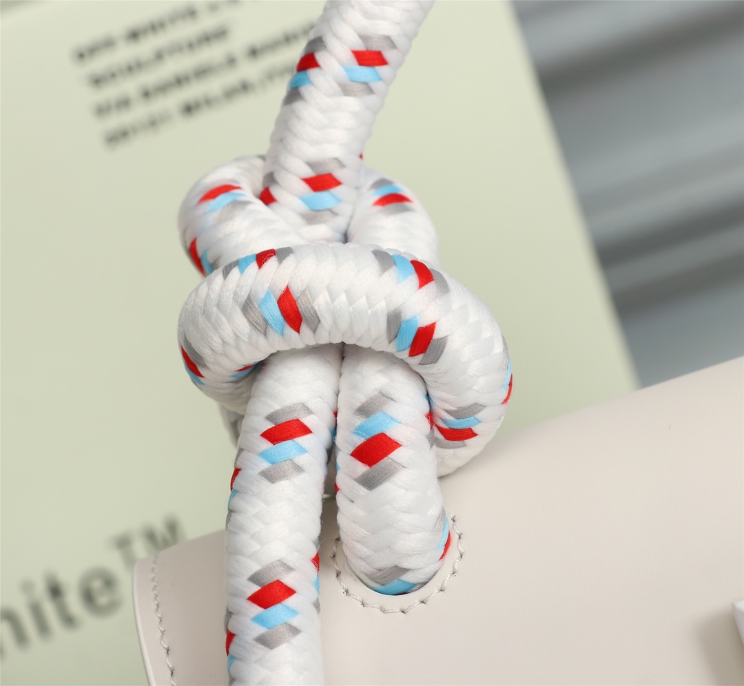 OFF WHITE 1.4 Jitney Gummy Bag Rope Handle White 14756873 22 × 16 × 7 cm