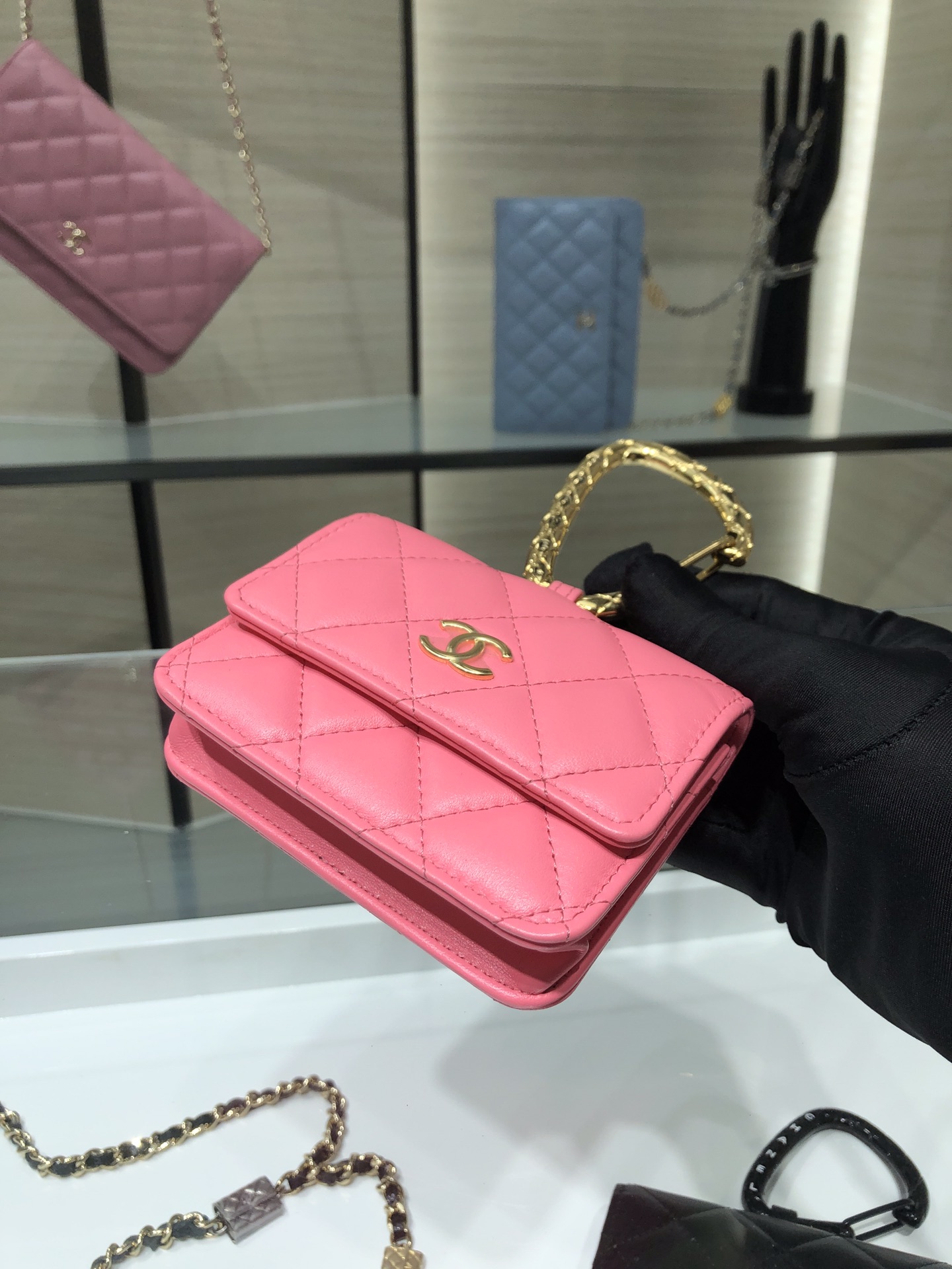 Ch**el card holder with jewel hook lambskin pink ap2397 11 cm