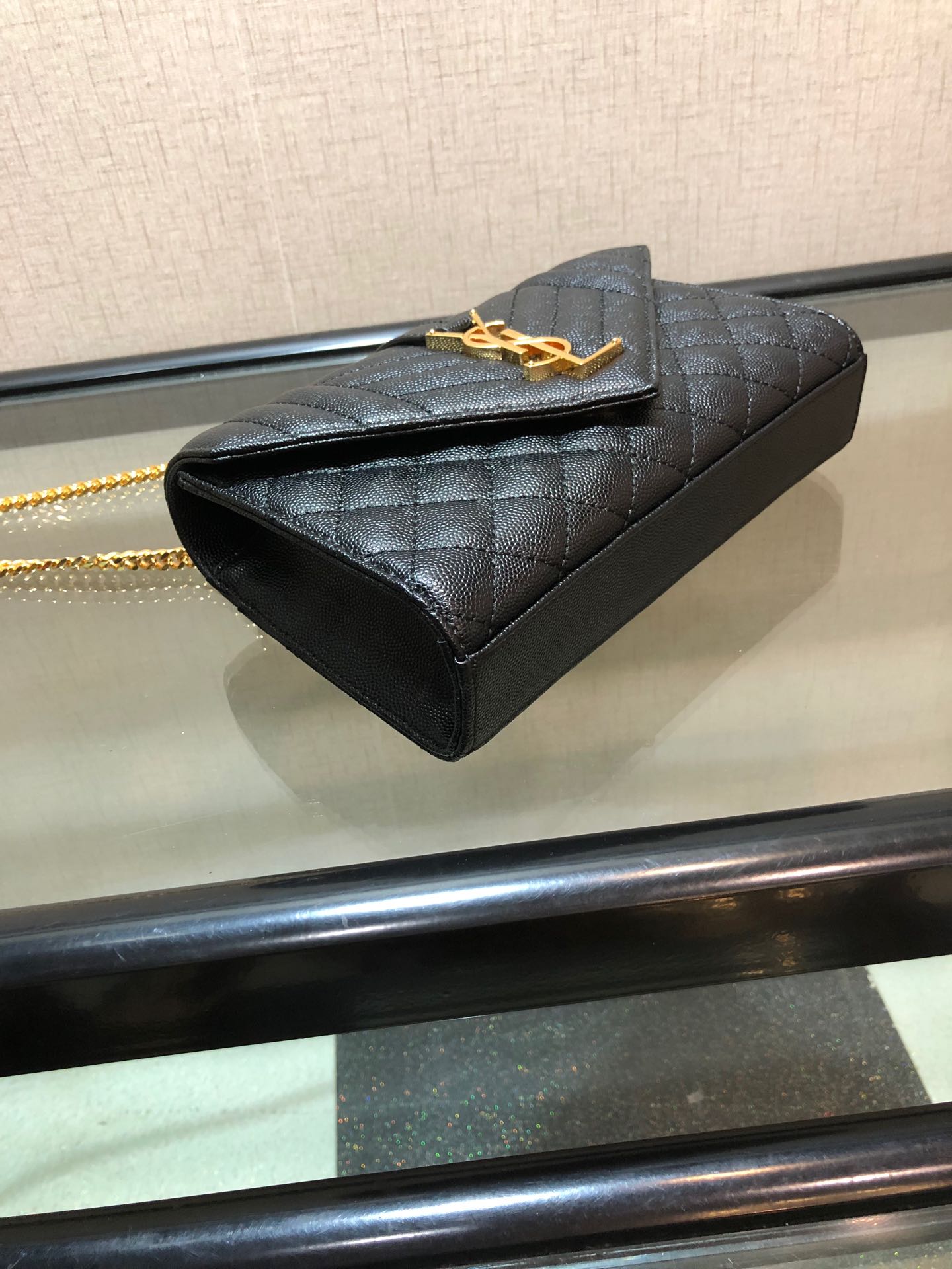 Y51 envelope small bag in grained leather black 600195 21 x 13 x 6 cm