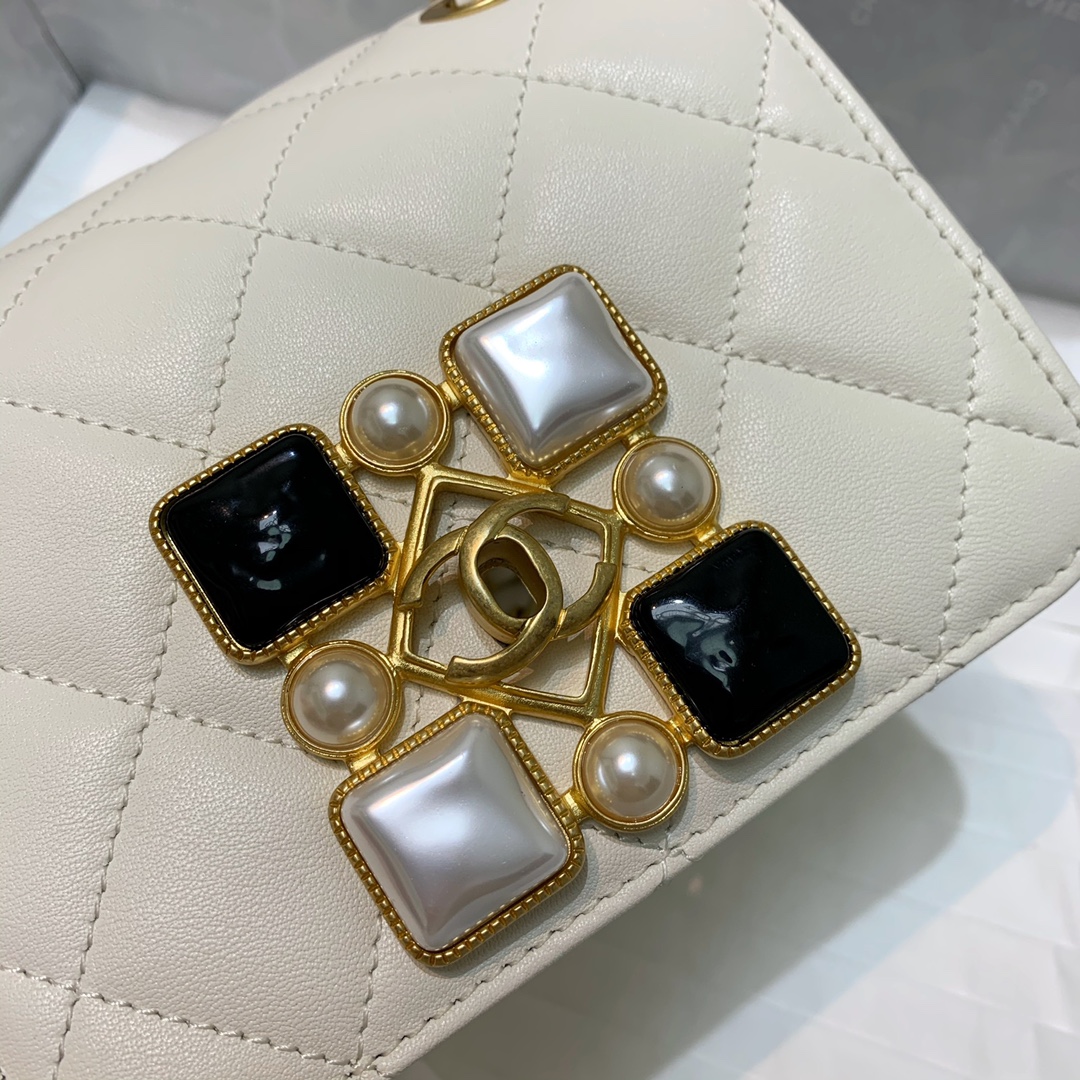 Ch**el small calfskin crystal pearls flap bag white as2251 14.5 x 5 x 10.5 cm