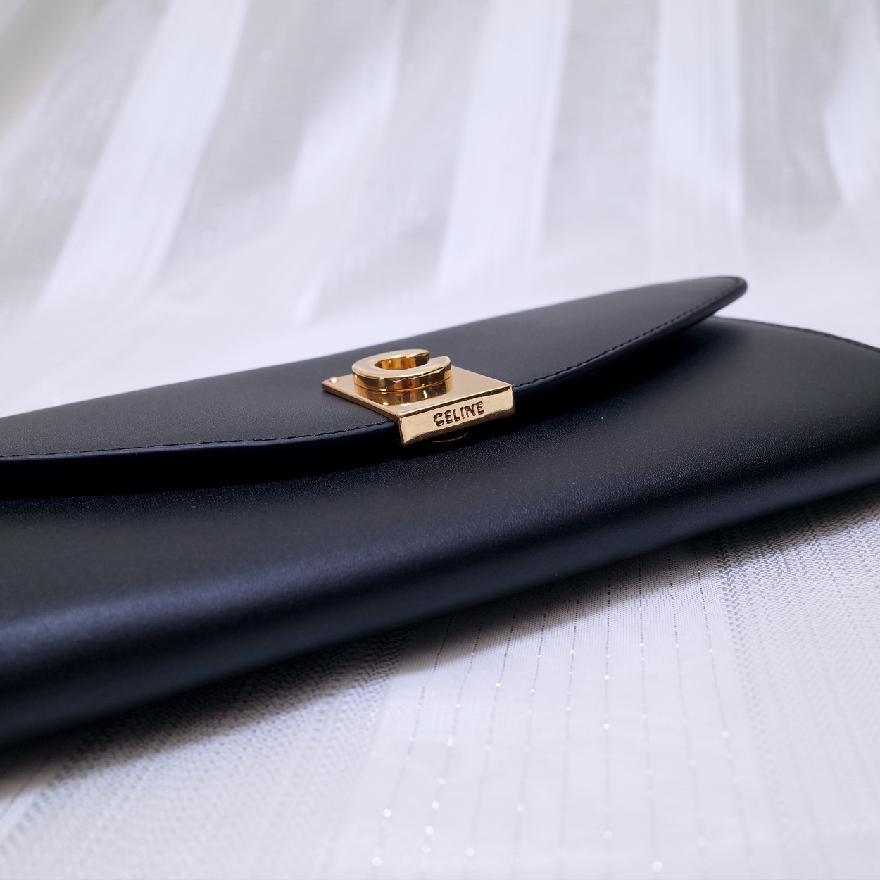 Ce1i*e c wallet on chain in leather black 19 x 9 cm