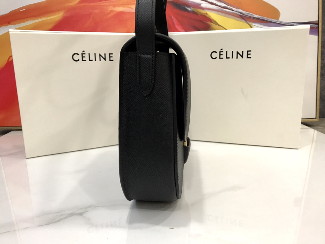 Ce1i*e medium trotteur bag in leather black 23 cm