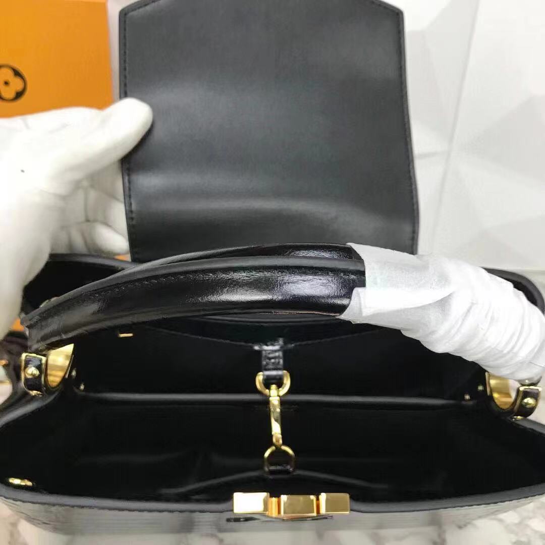 l0vis Vvtt0n capucines in crocodile leather 31 x 20 x 11 cm