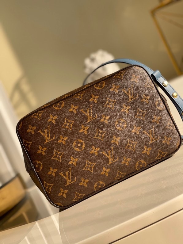 l0vis Vvtt0n néonoé mm monogram canvas blue m44020 26  cm