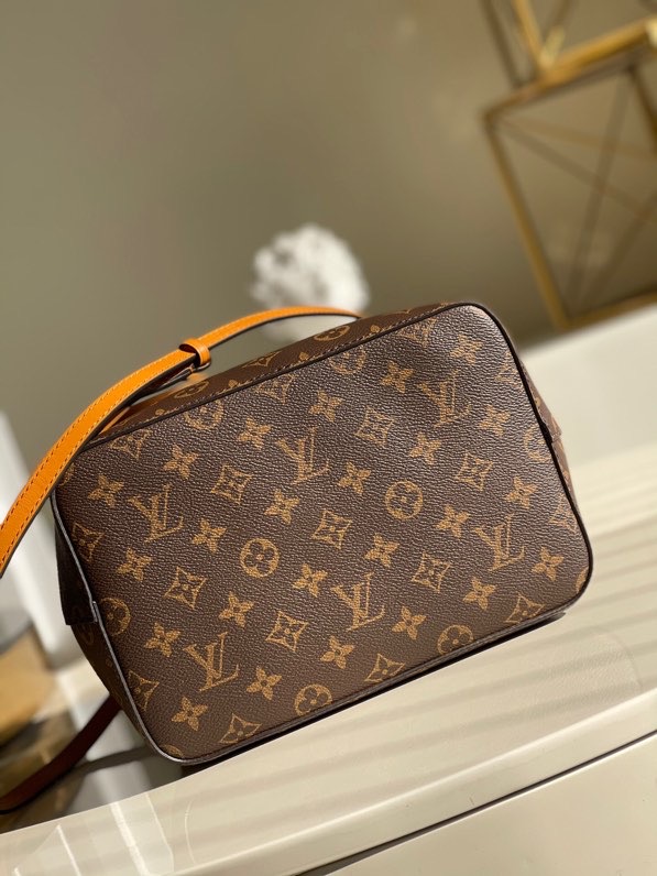 l0vis Vvtt0n néonoé mm monogram canvas orange m44020 26 cm