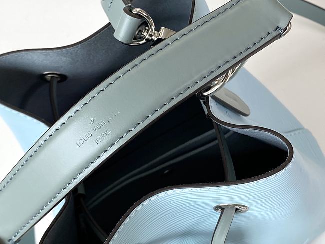 l0vis Vvtt0n neonoe bb light blue m56212 20 cm