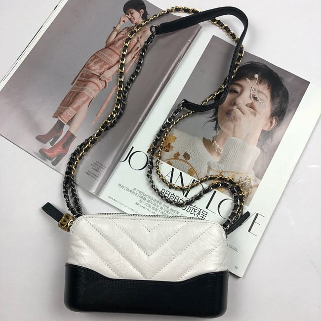Ch**el gabrielle clutch white/black a94505 18 x 6 x 11 cm
