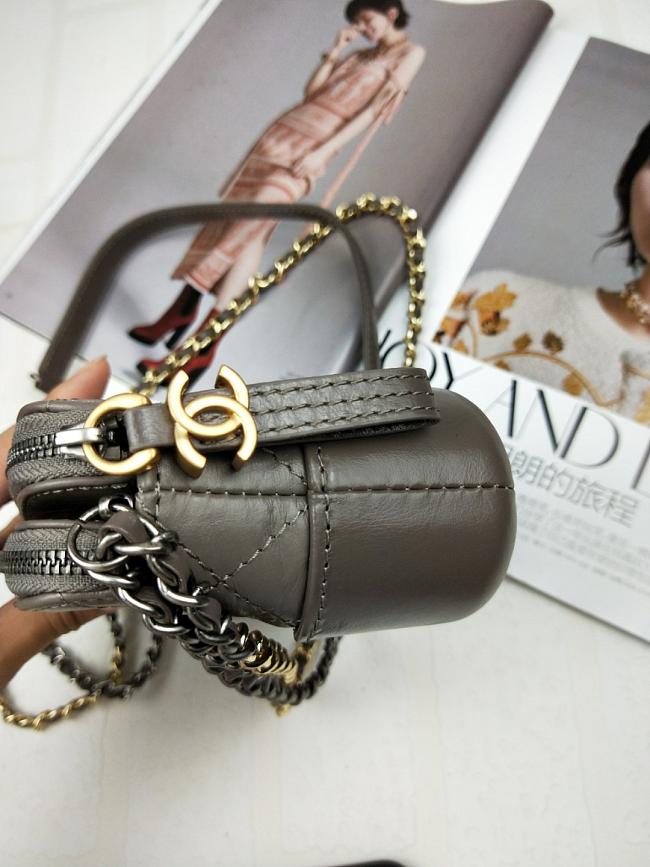 Ch**el gabrielle clutch gray a94505 18 x 6 x 11 cm