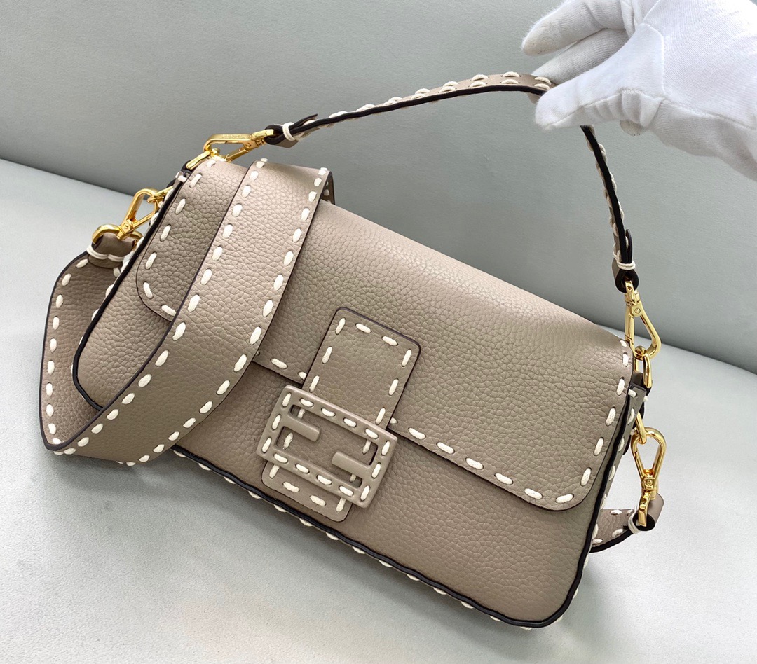 F**di baguette gray full grain leather 8br600ah95f 27 x 15 x 6 cm