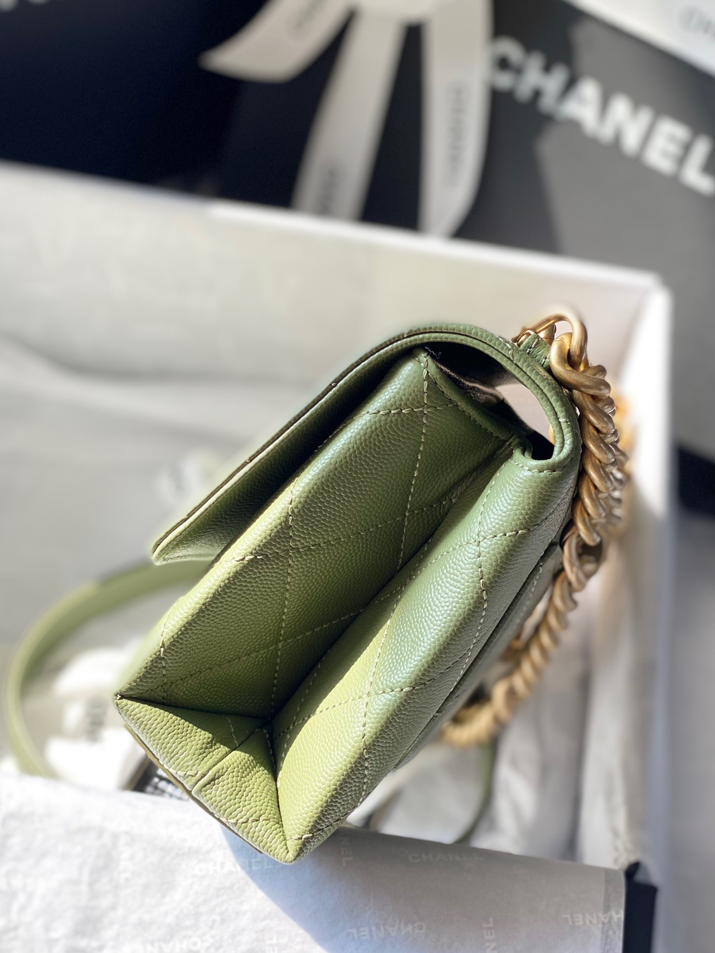 Ch**el mini flap bag gold-tone metal green as2711 19.5 x 14 x 9 cm