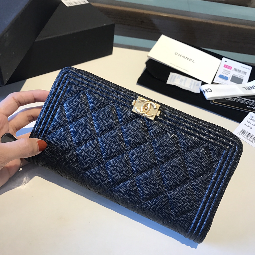 Ch**el boy long zipped wallet gold metal grained leather black a80815 19cm