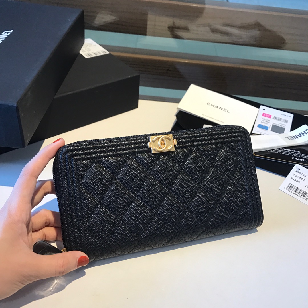 Ch**el boy long zipped wallet gold metal grained leather black a80815 19cm