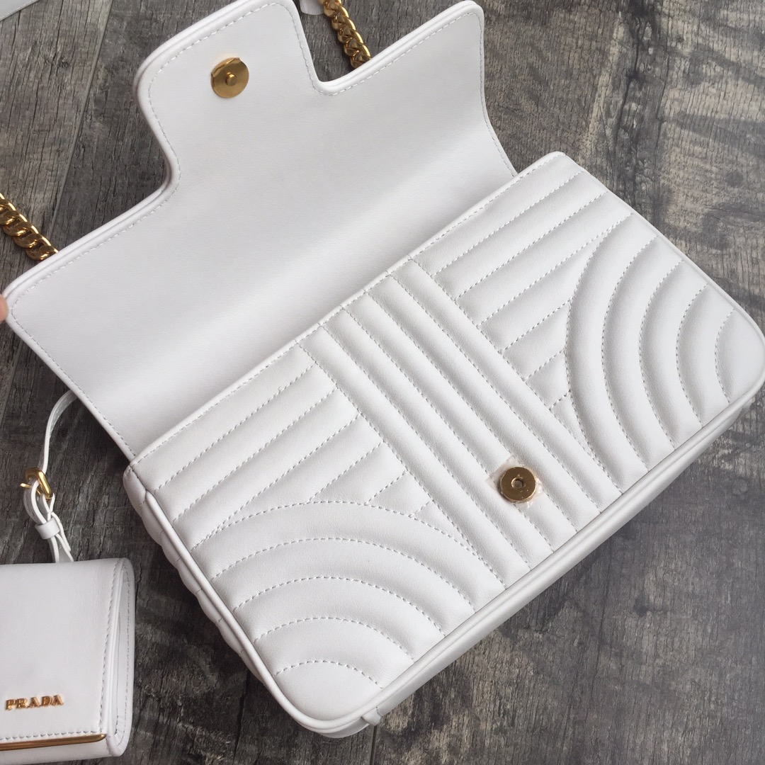 Pra*a medium leather diagramme bag white  1bd108 24 x 14 x  6 cm