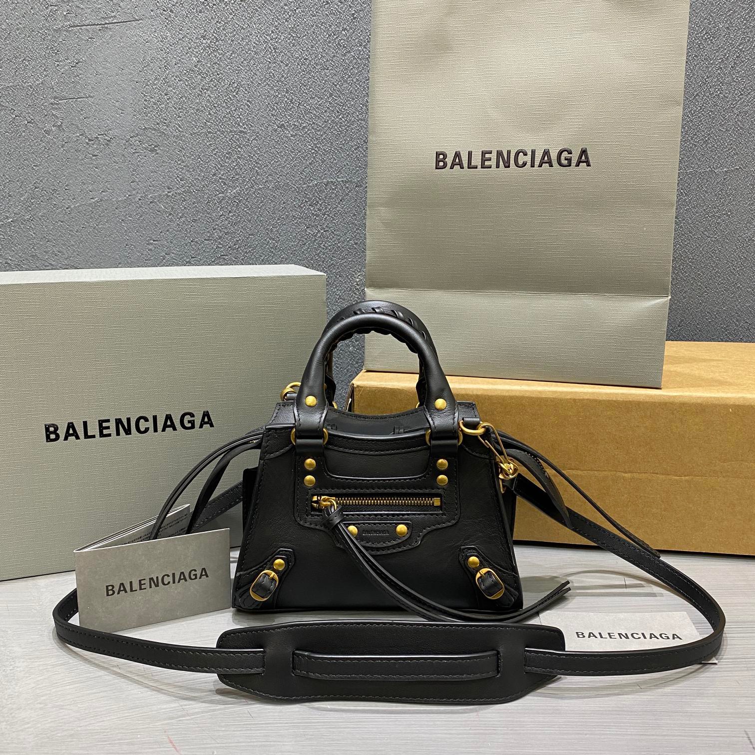 Ba1en*iaga mini neo classic top handle bag black 63852411r57 22 x 14 x 11 cm