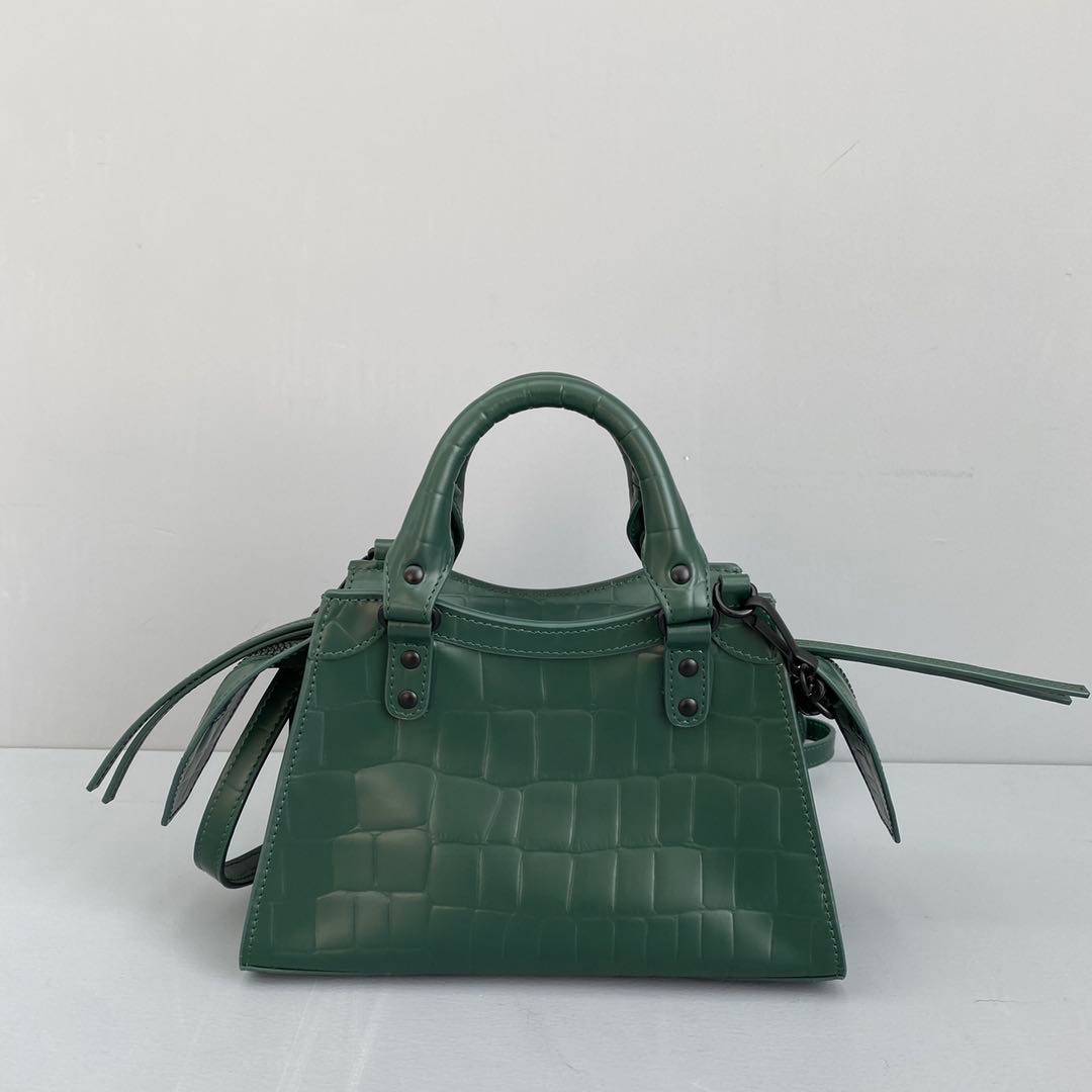 Ba1en*iaga small neo classic top handle bag crocodile leather green 63852115v67 33 x 21 x 16 cm