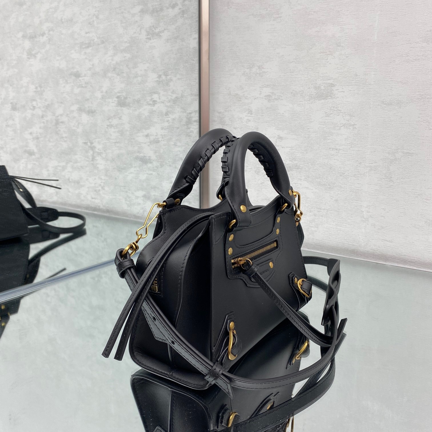 Ba1en*iaga small neo classic top handle bag black 63852111r57 33 x 21 x 16 cm