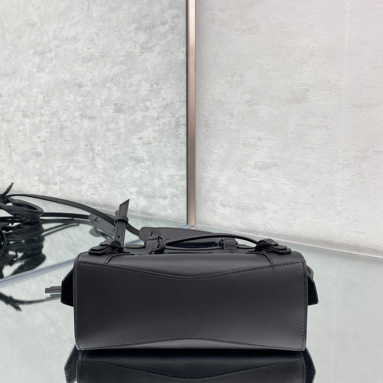 Ba1en*iaga small neo classic top handle bag full black 63852111r57 33 x 21 x 16 cm