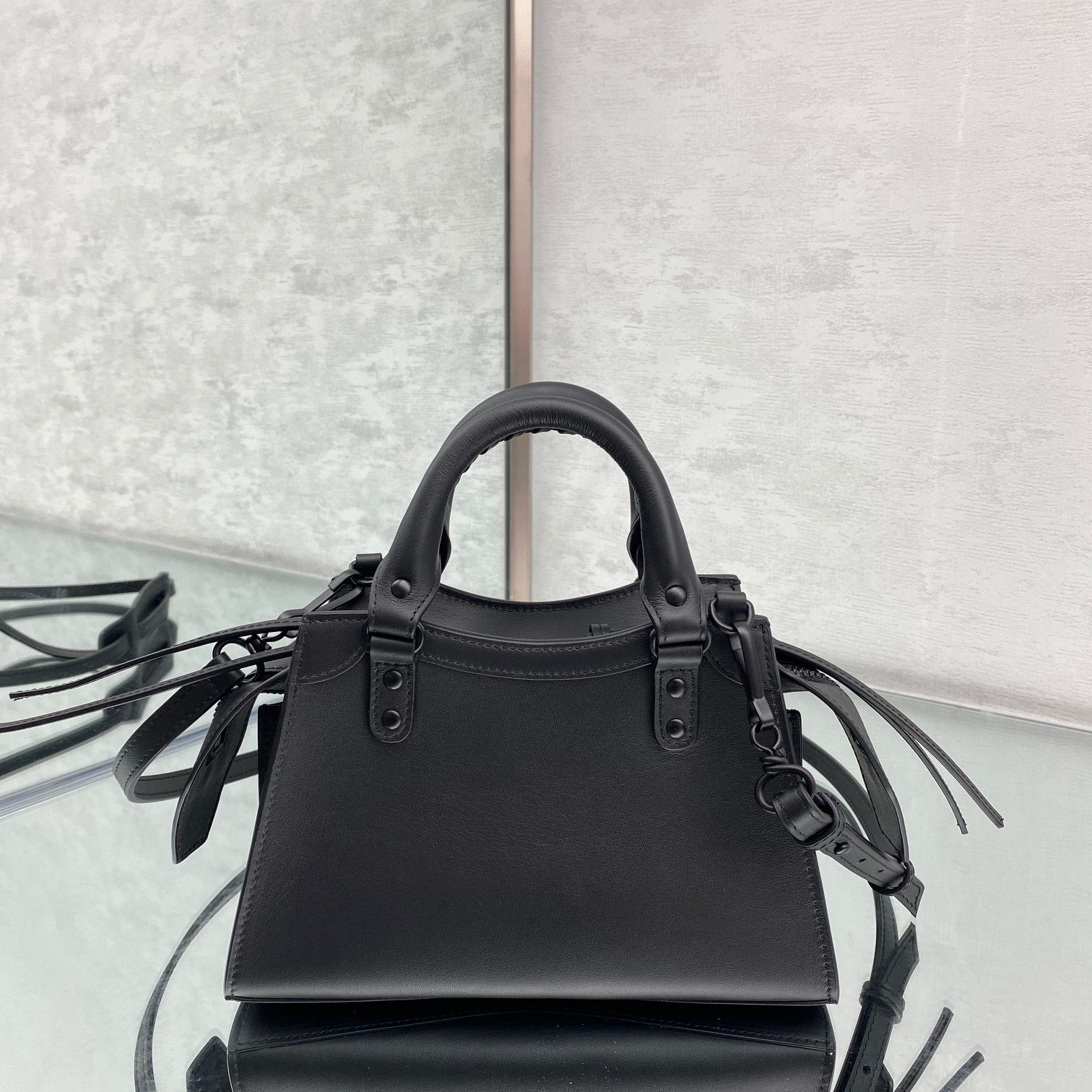 Ba1en*iaga small neo classic top handle bag full black 63852111r57 33 x 21 x 16 cm