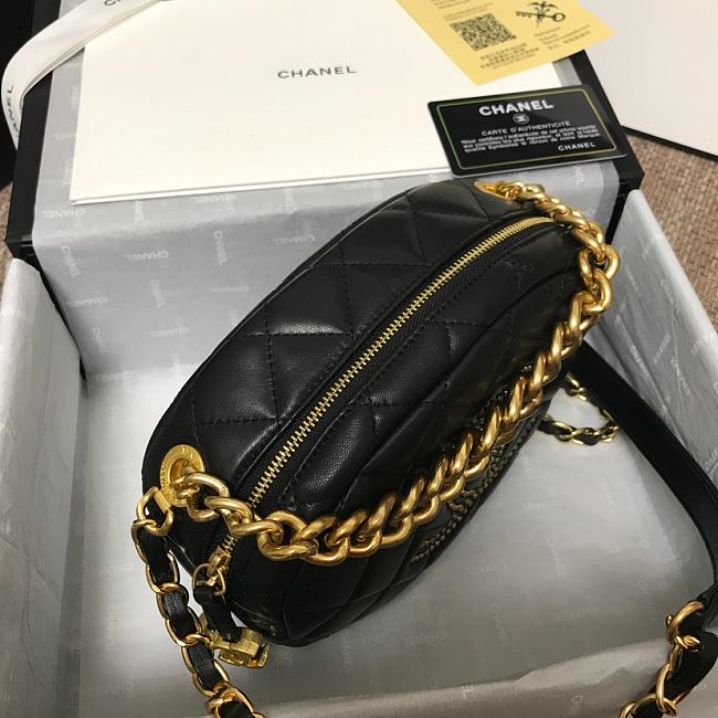 Ch**el lambskin studded logo camera case black as1511 13 x 20 x 5 cm