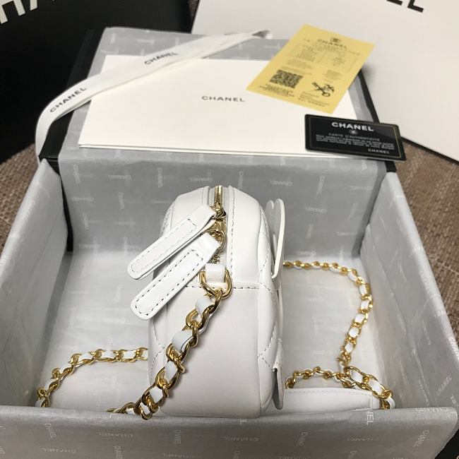 Ch**el cc timeless camera bag white as1757 13 x 20 x 5 cm