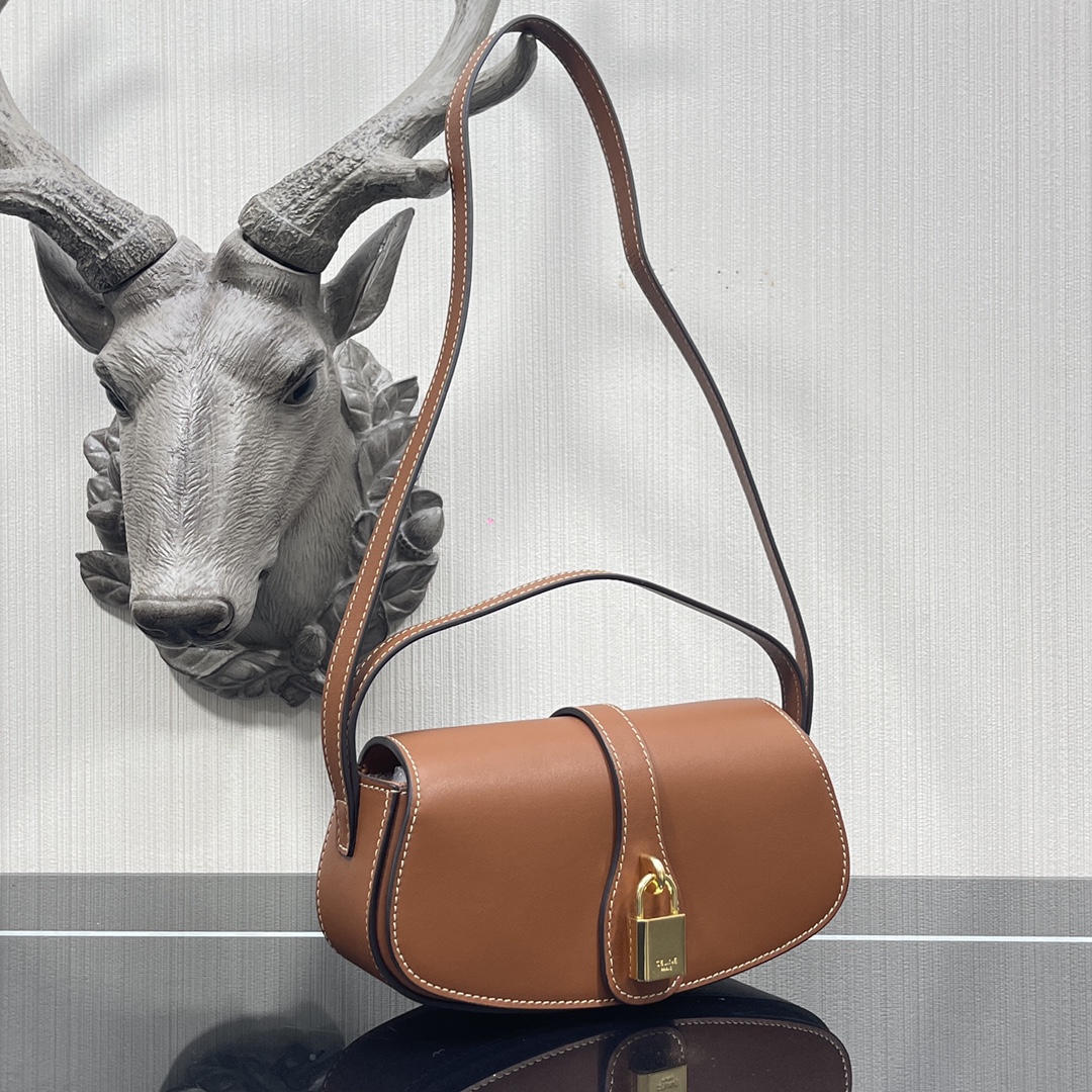 Ce1i*e clutch on strap smooth leather tan 10i593dq1 18 × 8 × 5 cm