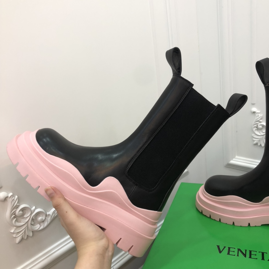 b0tt*ga Ven*ta tire two-tone boots light pink