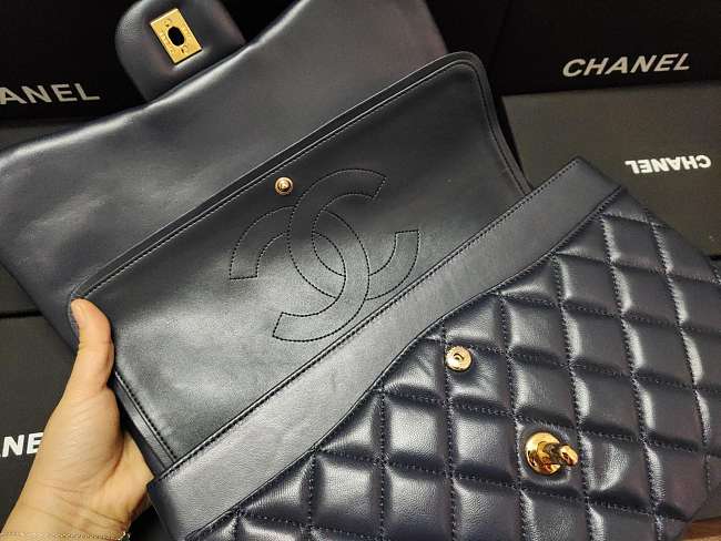 Ch**el flap bag lambskin leather gold chain navy a1113 30cm