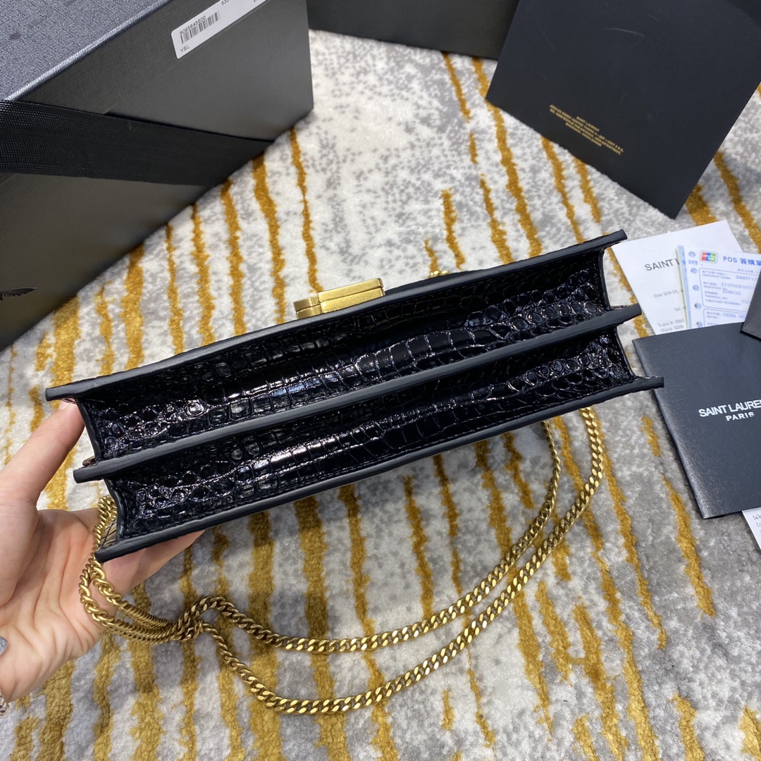 Y51 cassandra medium chain bag crocodile leather gold-tone metal black 532750 22 x 16.5 x 5.5 cm
