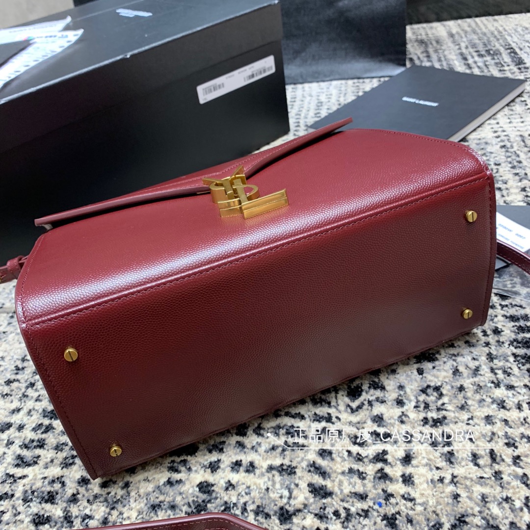 Y51 cassandra medium top handle bag grained leather red 623931 24.5 x 20 x 11.5 cm