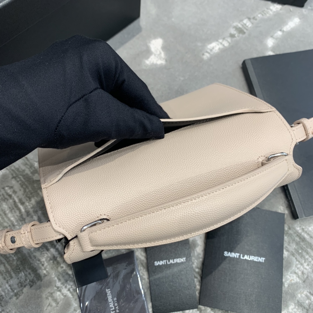 Y51 cassandra mini top handle bag grained leather beige 623930 20 x 16 x 7.5 cm