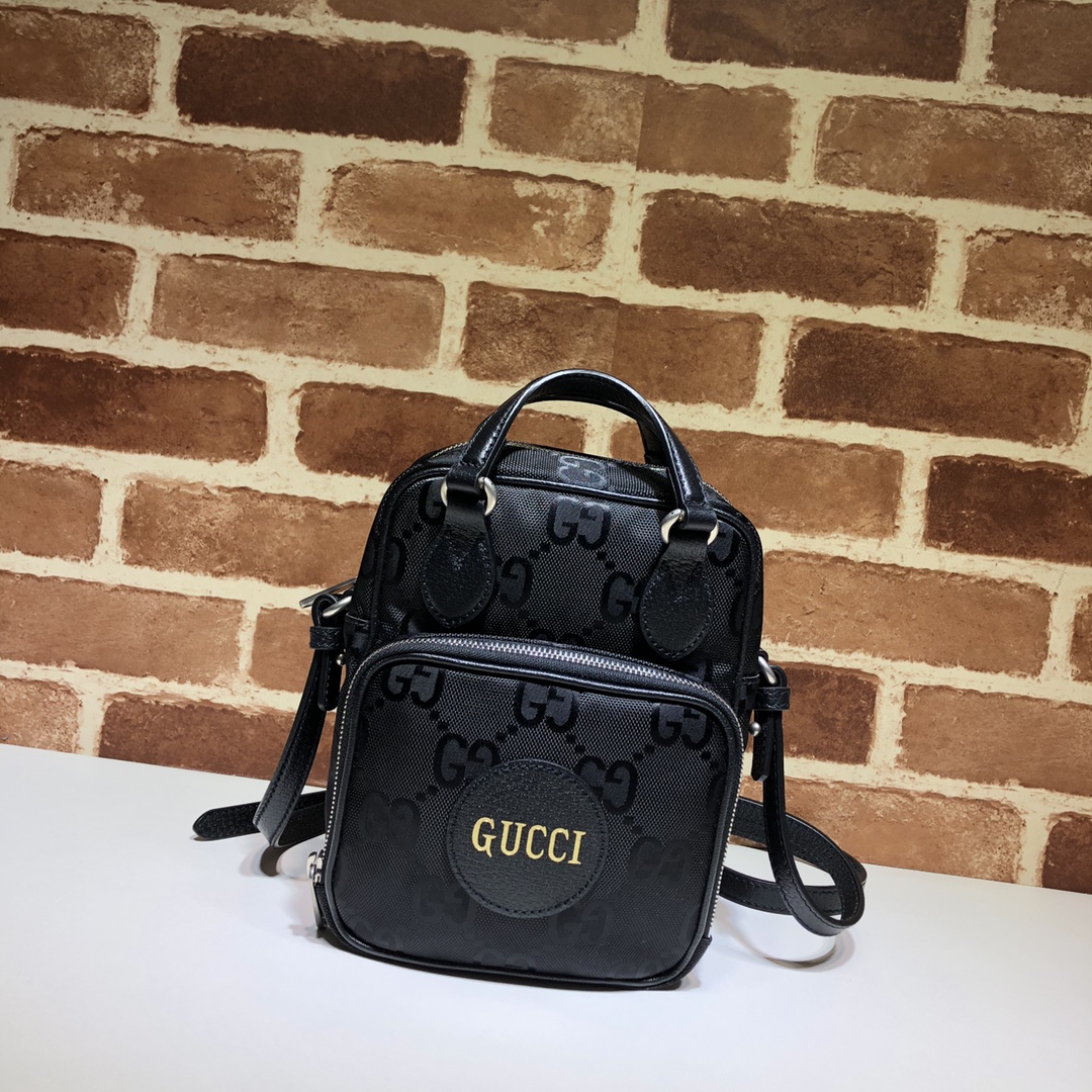Gvc*1 off the grid shoulder bag black 625850 16 x 22 x 8.5 cm