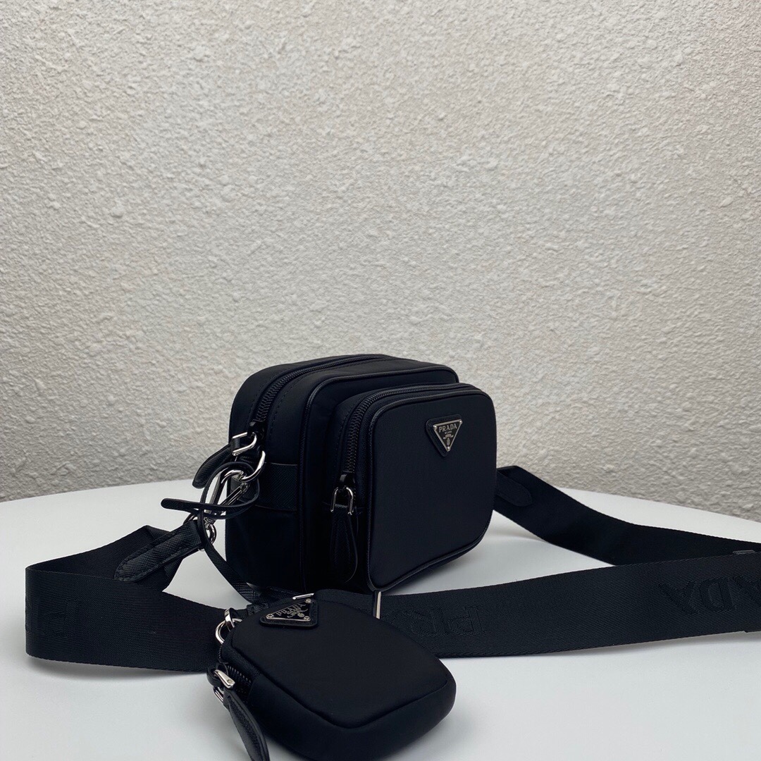 Pra*a re-edition 2005 hobo camera nylon bag black 1bh153 20 x 15 x 5 cm