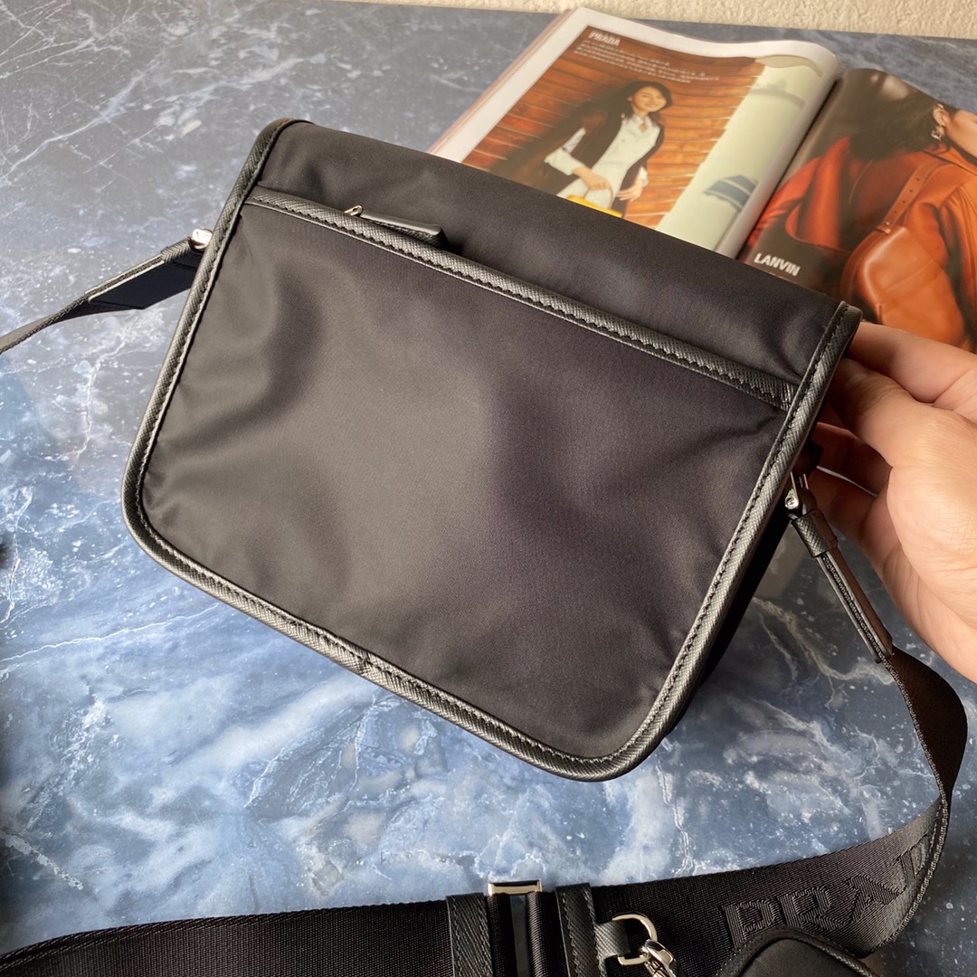 Pra*a re-nylon/saffiano leather shoulder bag black 2vd034 16 x 22 x 8.5 cm
