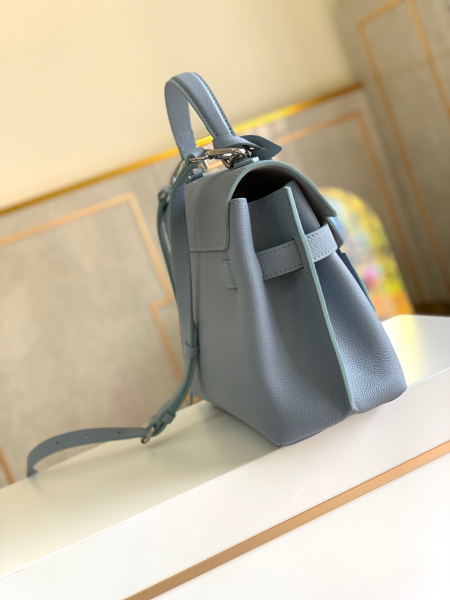 l0vis Vvtt0n lockme ever bb light blue m53937 28 x 20 x 11.5 cm