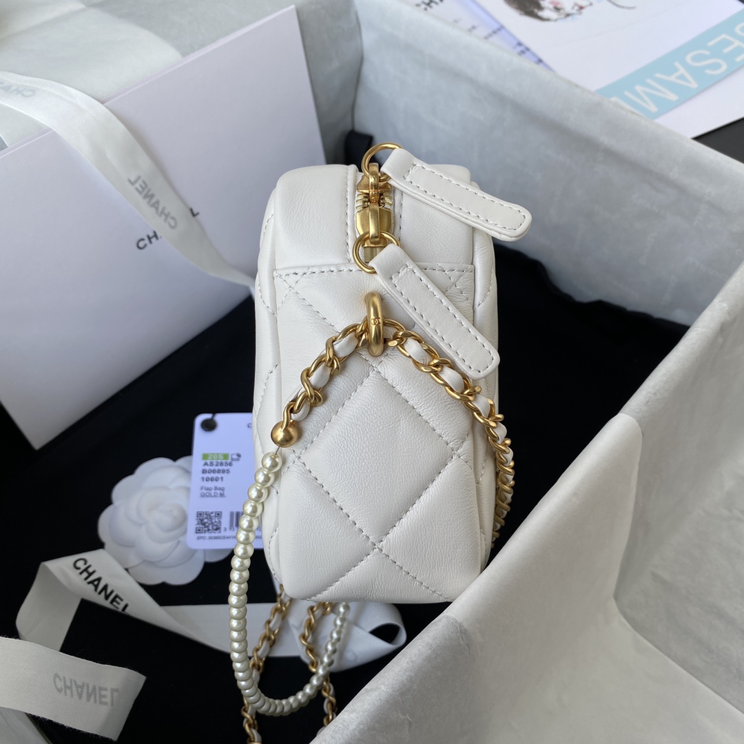 Ch**el mini camera case leather imitation pearls light white as2856 18 x 14 x 7 cm