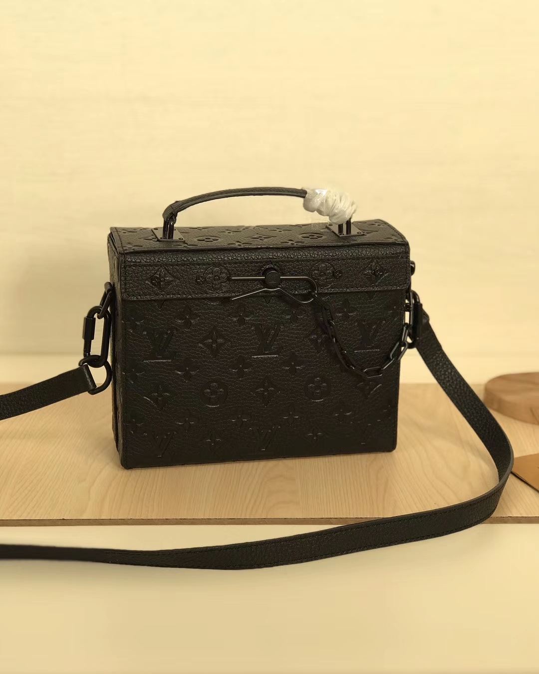 Mini soft trunk Handbag Black M61117 22CM