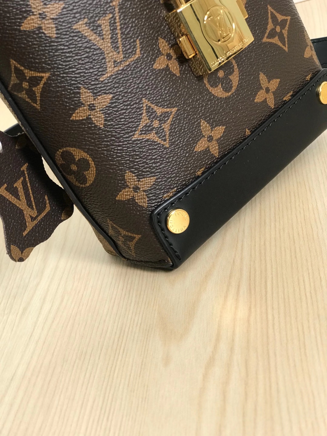 Box handbag old flower spell yellow flower trumpet 15cm