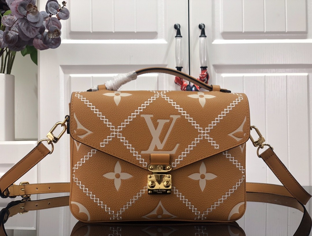 LV POCHETTE METIS M46028 brown 25cm