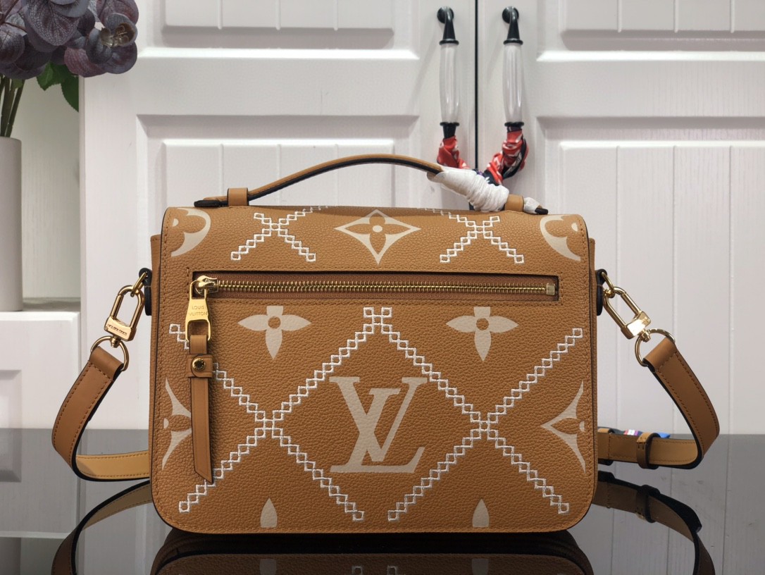 LV POCHETTE METIS M46028 brown 25cm