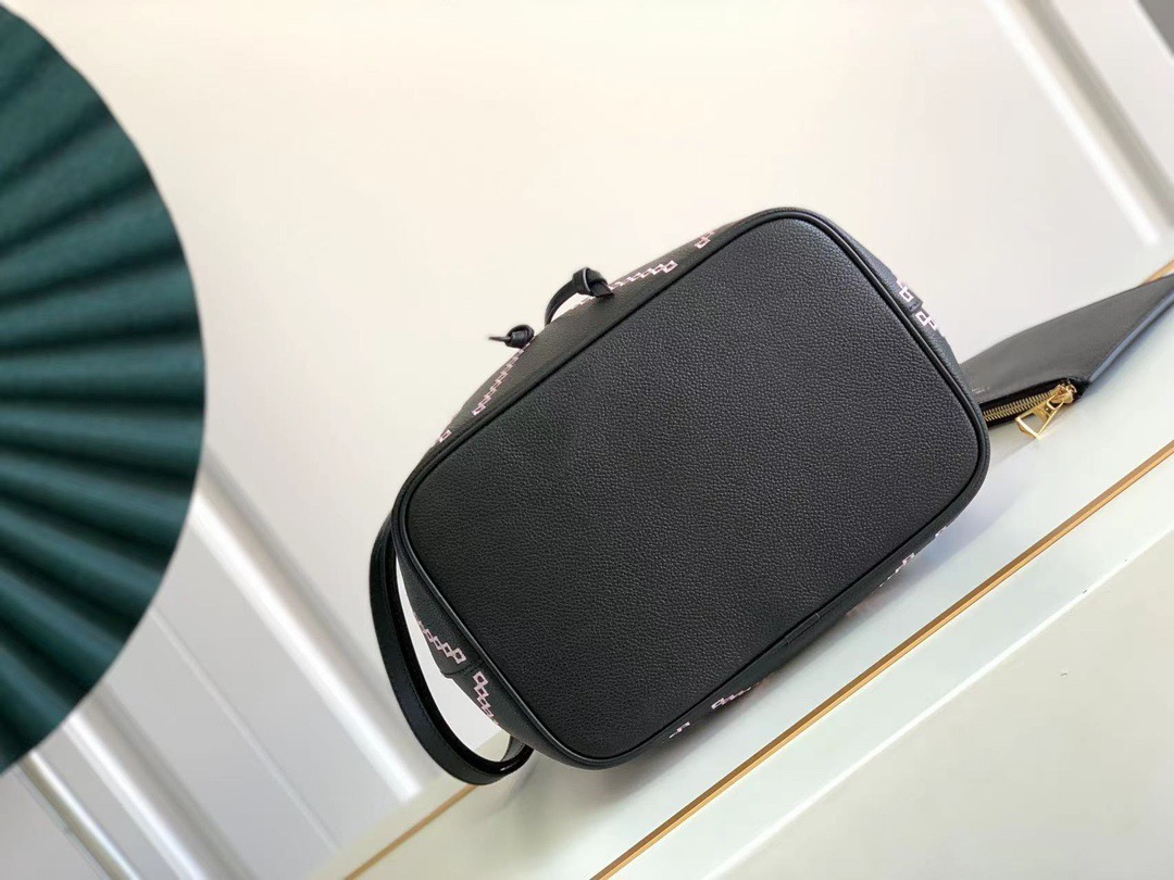 LV NÉONOÉ MM Monogram Bag M46029 26cm